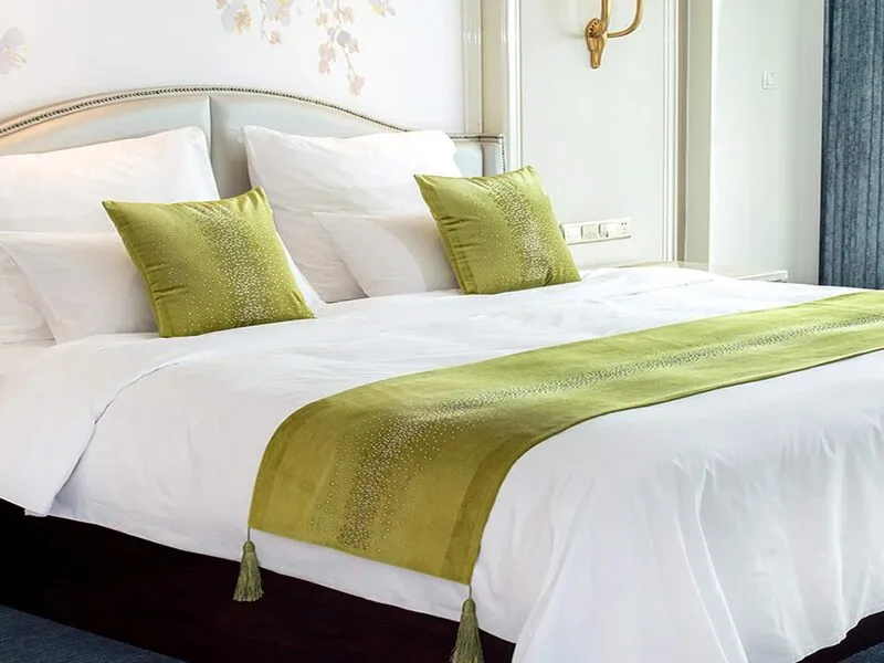 Chemical Fiber Embossed Bed Runner Chemical Fiber Embossed Bed Runner